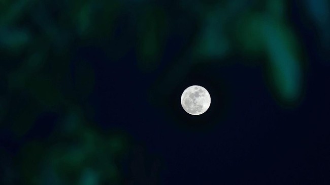 Bulan purnama mikro, yang terjadi dua kali dalam tahun ini, bakal terjadi salah satunya besok. Simak jadwal lengkapnya di sini.
