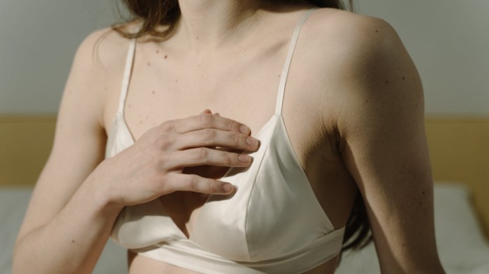 6 Bahaya yang Mengintai Jika Salah Memilih Ukuran Bra, Hati-hati Bisa Bikin Kendur hingga Kanker Payudara!