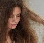 Bukan Cuma Rambut Rusak, Kenali 5 Macam Kondisi Gangguan pada Batang Rambut yang Sering Terjadi!