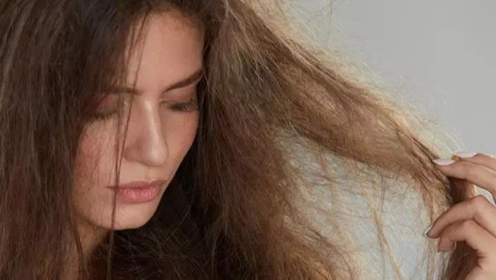 Bukan Cuma Rambut Rusak, Kenali 5 Macam Kondisi Gangguan pada Batang Rambut yang Sering Terjadi!