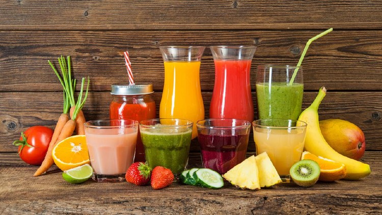 Various freshly squeezed fruit and vegetable juices
