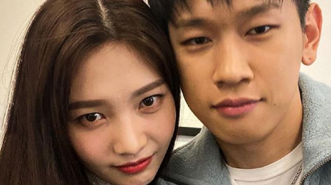 Joy Red Velvet sapa fan, ReVeluv, setelah dikonfirmasi berpacaran dengan Crush pada Senin (23/8). Ia meminta maaf karena mengejukan fan.