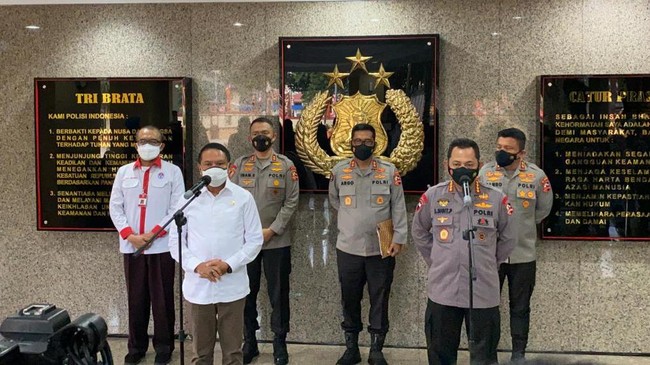 Kapolri Jenderal Listyo Sigit Prabowo resmi menerbitkan izin pelaksanaan Liga 1 dan Liga 2 2021/2022.
