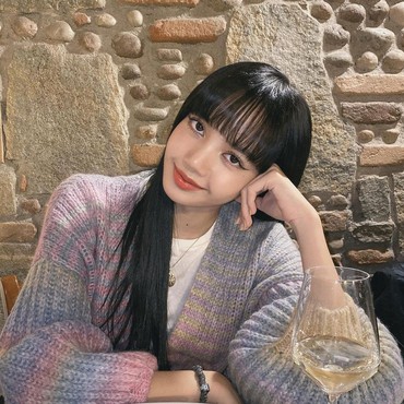 Lirik Lagu Money - Lisa BLACKPINK