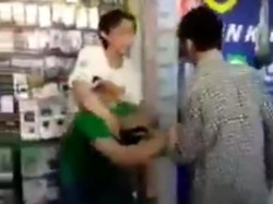 Viral Video Pria Dihajar Warga Pasuruan Karena Mau Perkosa Pegawai Konter HP