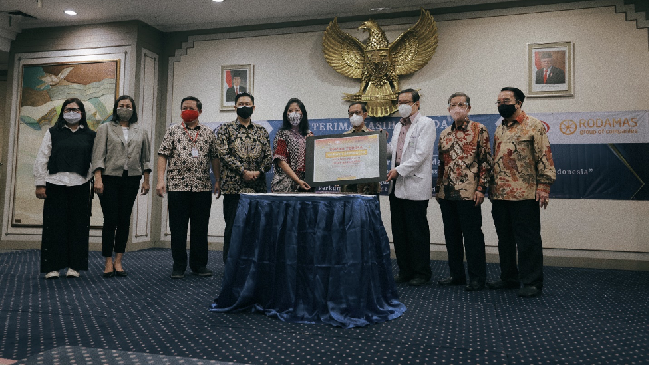 PT Sasa Inti mengirim bantuan 17 generator oksigen ke sejumlah daerah di Indonesia untuk mencegah krisis oksigen di masa pandemi.