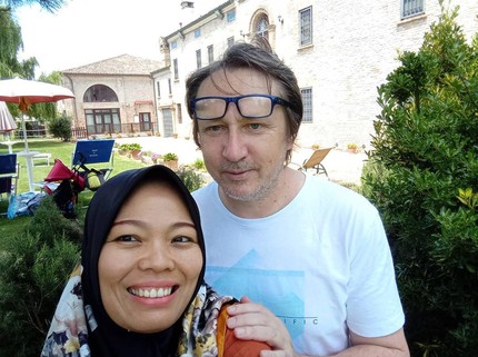 Disebut Zina oleh Netizen, Wanita Lahat Bingung karena Suami Italia Sudah Mualaf