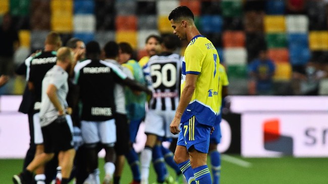 Cristiano Ronaldo sempat ditolak oleh Barcelona sebelum mencapai kesepakatan dengan Manchester United.