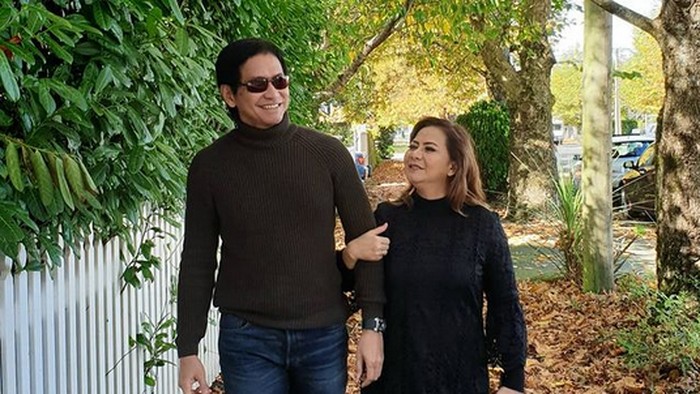 5 Pasangan Artis Ini Sudah Menikah Lebih dari 25 Tahun, Tetap Romantis!