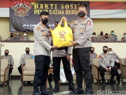 Bantu Warga saat Pendemi, Alumni Akpol 93 Salurkan 14 Ribu Paket Sembako