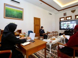 Bupati Ipuk Berbagi Inovasi Pengembangan Daerah di Forum Berbasis Filipina
