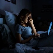 Meski Seru, Binge Watching Ternyata Punya 3 Dampak Buruk Ini! Salah Satunya Risiko Stroke