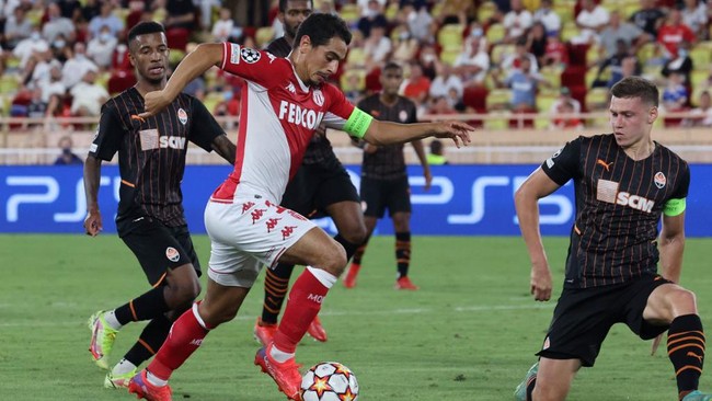 Shakhtar Donetsk lolos ke fase grup Liga Champions usai menang agregat 3-2 atas Monaco di Stadion Metalist, Kamis (26/8) dini hari waktu Indonesia.