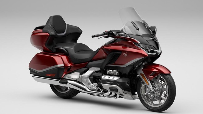 Honda GL1800 Gold Wing disokong mesin 1.833 cc 6 silinder mampu menghasilkan maksimum power 124,7 hp pada 5.500 rpm dan torsi maksimum 170 Nm pada 4.500 rpm.