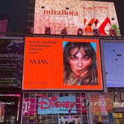 Rachel Vennya, Luna Maya dan Selebriti Lainnya 'Tampil' di Times Square Promosikan Label Fashion Lokal di New York Fashion Week