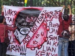 Spanduk 404 Not Found Dipasang Mahasiswa di Kantor Walkot Bandung