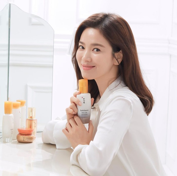 Pada tahun yang sama, yakni 2018, Song Hye Kyo dipilih menjadi brand ambassador merk ternama Sulwhasoo. Sebelumnya, aktris ini telah menjadi brand ambassador Laneige, yang bernaung di bawah perusahaan yang sama, yaitu Amore Pacific./Foto: Instagram.com/sulwhasoo.official