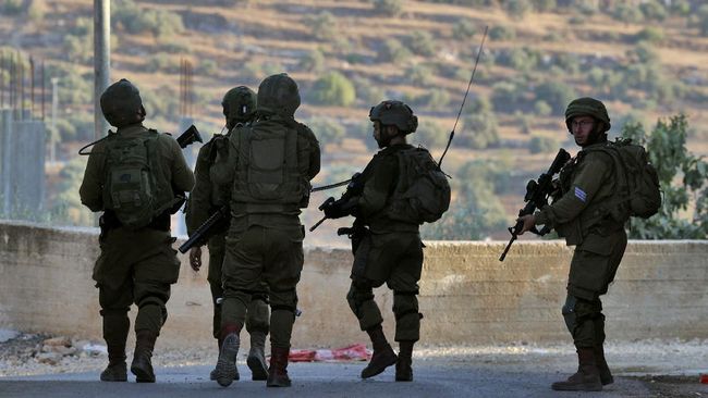 Israel Tangkap 19 Anggota Jihad Islam di Tepi Barat Militer Israel mengklaim telah menangkap 19 anggota Jihad Islam di Tepi Barat pada Sabtu (6/8), buntut dari serangan kelompok tersebut ke sejumlah kota Israel.