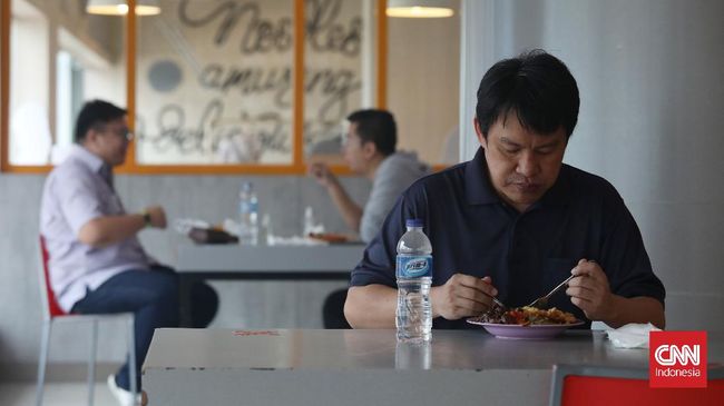 Bukan Cuma You Are What You Eat, Tapi juga Karena Lokasi Sebuah studi sosio-antropologis juga membuktikan bahwa kebiasaan makan orang dipengaruhi oleh tren global tetapi juga oleh representasi, ruang, dan akar lokal mereka.