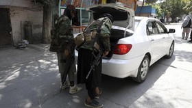 Cerita Seniman Afghanistan Bertekad Lawan Taliban Lewat Mural