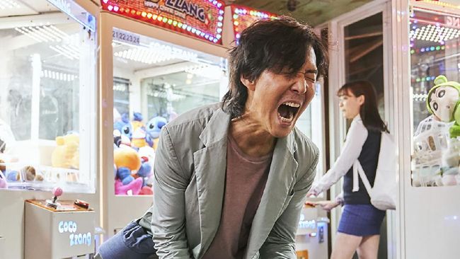 Squid Game masuk tiga nominasi Critics' Choice Awards 2022 bagian TV, Best Drama Series, Best Actor in a Drama Series, dan Best Foreign Language Series.