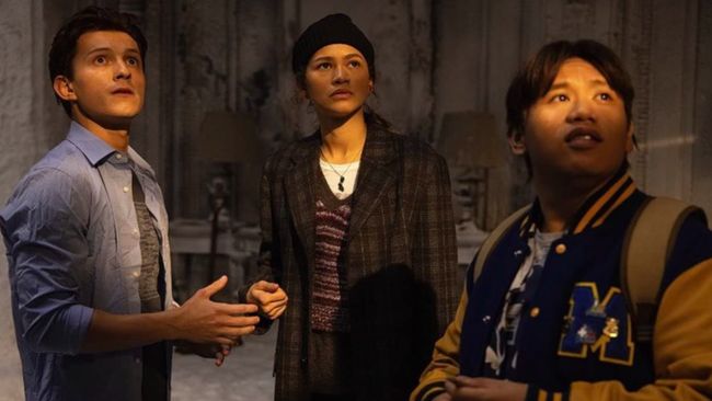 Tom Holland, Zendaya, dan Jacob Batalon meminta penggemar yang telah menyaksikan Spider-Man: No Way Home tak spoiler pada orang lain.