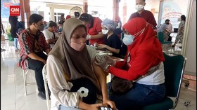 VIDEO: Pemerintah Klaim Stok Vaksin Cukup Untuk 25 Hari