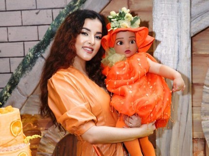 7 Potret Ultah 'Ayang' Anak Tasya Farasya, Serba Oranye dan Ada Hampers Mobil