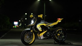 Yamaha XSR 155 Gaya Supermoto Garapan Anak Muda Bali
