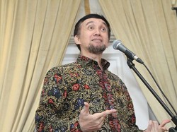 Ustaz yang Suka Bagi-bagi Duit Duduki Kursi Komut BSI