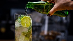 5 Cara Mudah Racik Air Soda jadi Minuman Menyegarkan