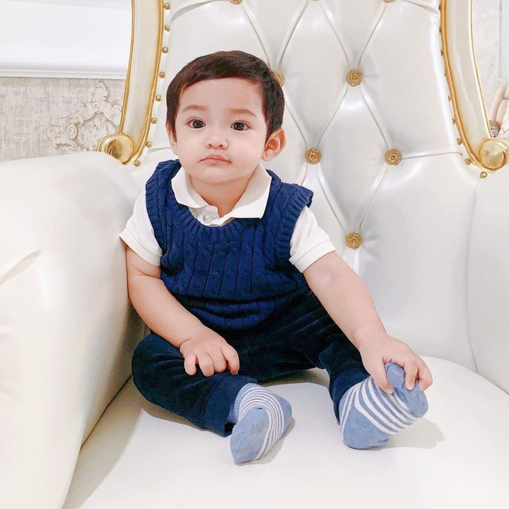 <p>Potret Xavier sering banget dibagikan sang Bunda di media sosial. Banyak netizen memuji ketampanan Xavier yang katanya mirip sang Ayah. Benar enggak nih, menurut Bunda? (Foto: Instagram @xaviershaquilleperdana)</p>