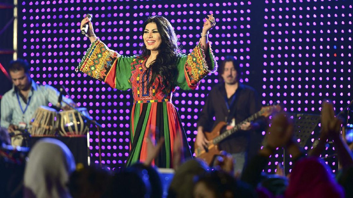 FOTO: Aryana Sayeed, Diva Pop Afghanistan Kabur dari Taliban