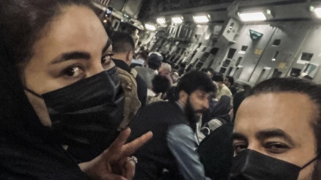 FOTO: Aryana Sayeed, Diva Pop Afghanistan Kabur dari Taliban