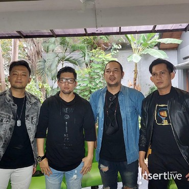 Lirik Lagu Ay - D'Bagindas