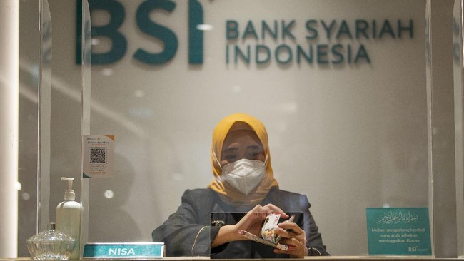 PT Bank Syariah Indonesia Tbk (BSI) membuka 434 kantor cabang di seluruh Indonesia selama akhir pekan ini saat sistem layanan alami gangguan.