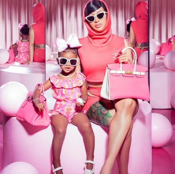 img-title Bak Cewe Kue, Ini Tampilan Nyentrik Ala Cardi B dan Sang Anak, Kulture Kiari