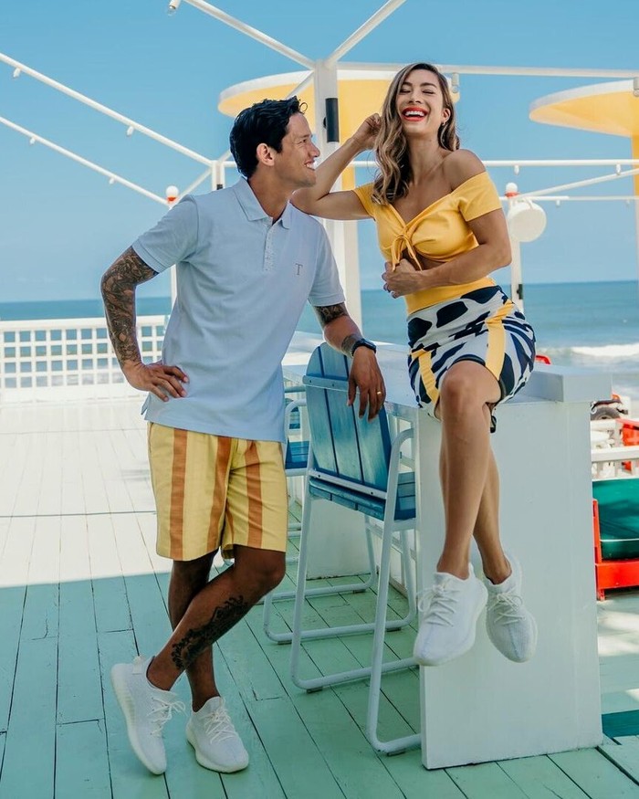 Irfan Bachdim dan Jenifer Bachdim merupakan pasangan yang selalu kompak. Mereka kerap menunjukkan kekompakannya melalui video TikTok maupun reels yang dibuatnya. Anak-anak mereka pun ikut serta dalam konten tersebut. (Foto: instagram.com/ibachdim)