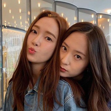 img-title 3 Kakak-Adik Selebriti Korea Favorit Netizen, Siapa Saja Ya?