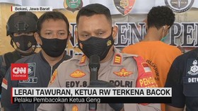 VIDEO: Lerai Tawuran, Ketua RW Terkena Bacok