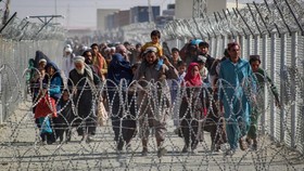 Perempuan Afghanistan Dikabarkan Dipaksa Nikah demi Evakuasi