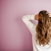 Nggak Cuma Perawatan Tubuh, Cobain Produk Perawatan Rambut dari Scarlett Whitening yang Bikin Rambut Halus!