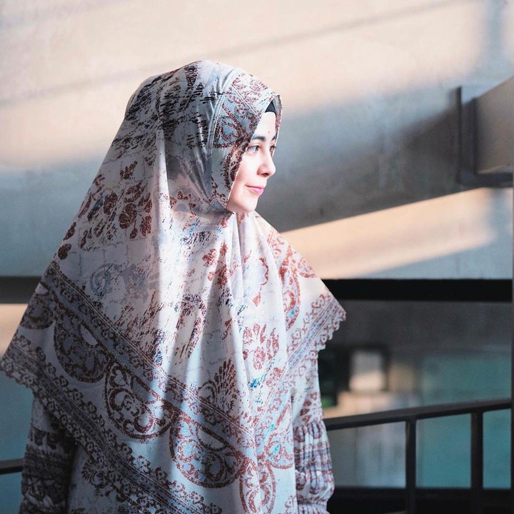 <p>Namun belakangan ini, rumah tangga Risty Tagor kembali diperbincangkan. Hal tersebut karena ketika ditanya soal sosok suami, wanita 32 tahun itu enggan membahasnya. Hingga muncul dugaan ia telah bercerai untuk ketiga kalinya. (Foto: Instagram @ristytagor)</p>