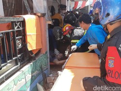 Tiga Korban Tertimpa Rumah Ambruk di Surabaya Dievakuasi