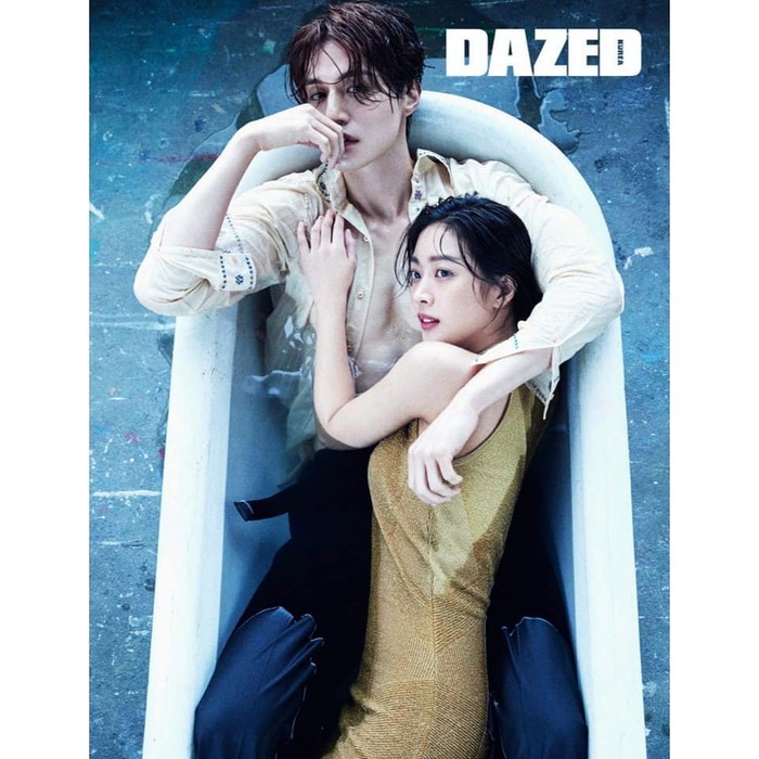 Siapa yang tidak kenal dengan Oppa satu ini! Pemotretan Lee Dong Wook dengan Jo Bo Ah berhasil bikin semua fansnya iri. Pasalnya, bukan hanya chemistry mereka yang terpancar, tapi juga keduanya tampak seksi. Setuju nggak, Beauties?/Foto: instagram.com/leedongwook_official