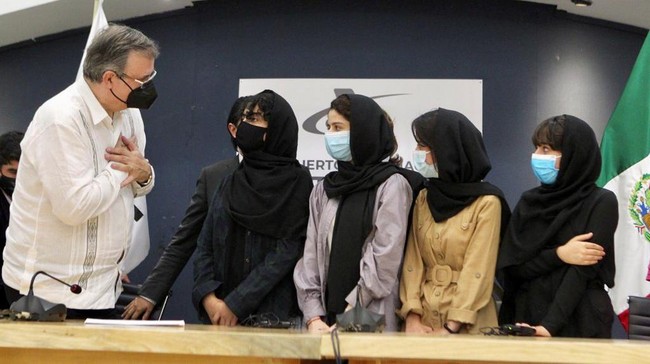 Meksiko telah berjanji untuk membantu perempuan dan anak perempuan Afghanistan, ternasuk menampung lima anggota tim robotik perempuan.