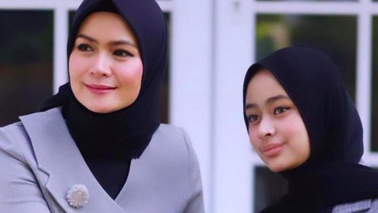 Yane Ardian dan Putrinya