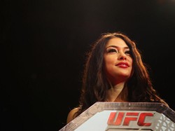 Kisah Gadis Papan Ronde UFC, Setahun Penghasilannya Rp 14 Miliar