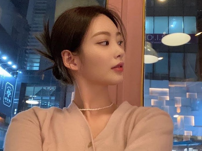 Choi Hyo Joo lahir pada tahun 1999, merupakan aktris pendatang baru yang masih muda. Di awal kemunculannya, Choi Hyo Joo langsung menarik perhatian karena visual cantiknya. (Foto: Instagram.com/hyozuzu)