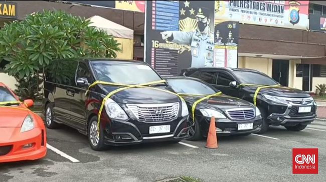 Sues Police, Doctor in Medan Admits Russian Consulate Plate is Dead